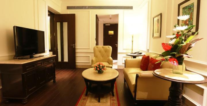 The Ashok, New Delhi Hotel Exterior foto Living room of a suite at the Taj Mahal Palace, Mumbai